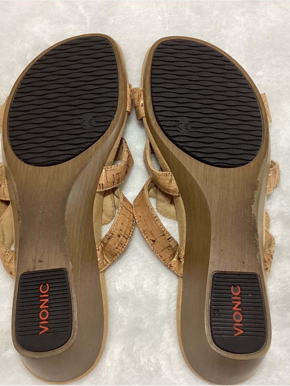 Vionic Cork-Effect Triple Strap Slide Sandals in Tan (No Size-See Description) - Picture 7 of 9